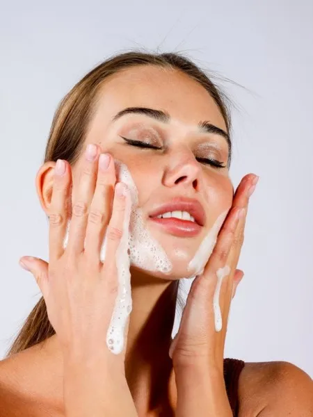 🌸انترفارما | كيفية اختيار أفضل غسول للوجه